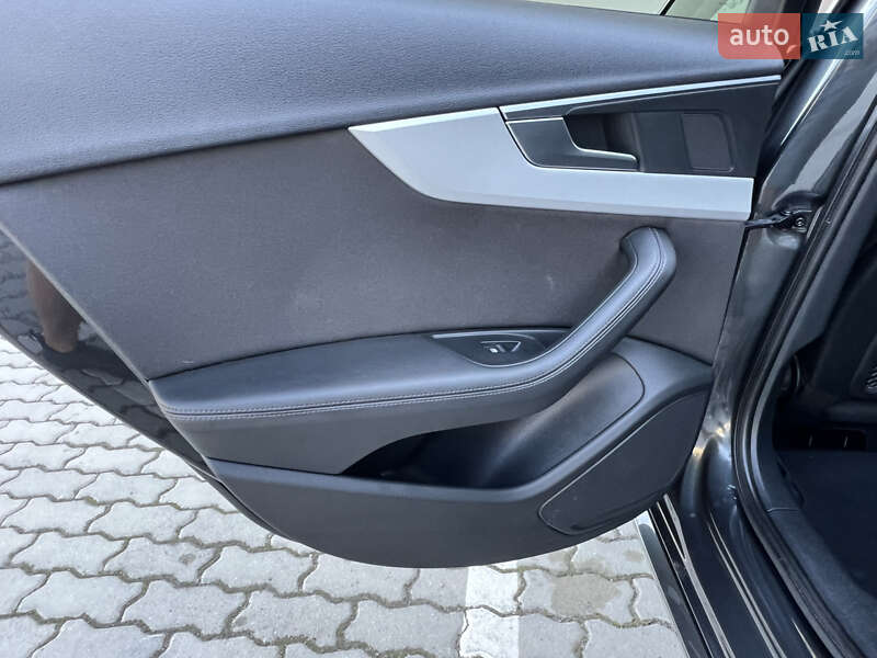 Седан Audi A4 2018 в Дрогобыче