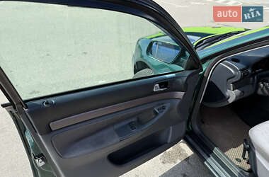 Седан Audi A4 2000 в 