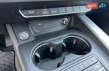Седан Audi A4 2018 в 