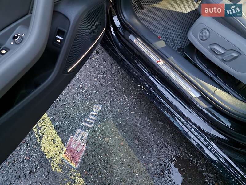 Седан Audi A4 2017 в Стрые
