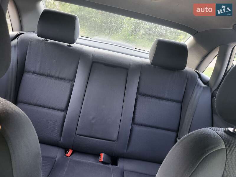 Седан Audi A4 2002 в Славуте