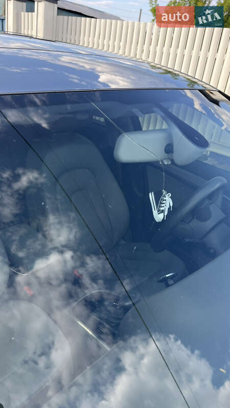 Седан Audi A4 2014 в Киеве