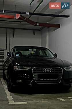 Седан Audi A4 2012 в Києві