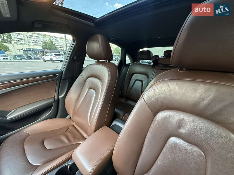 Седан Audi A4 2015 в Києві