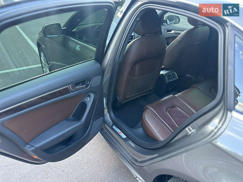 Седан Audi A4 2015 в Києві