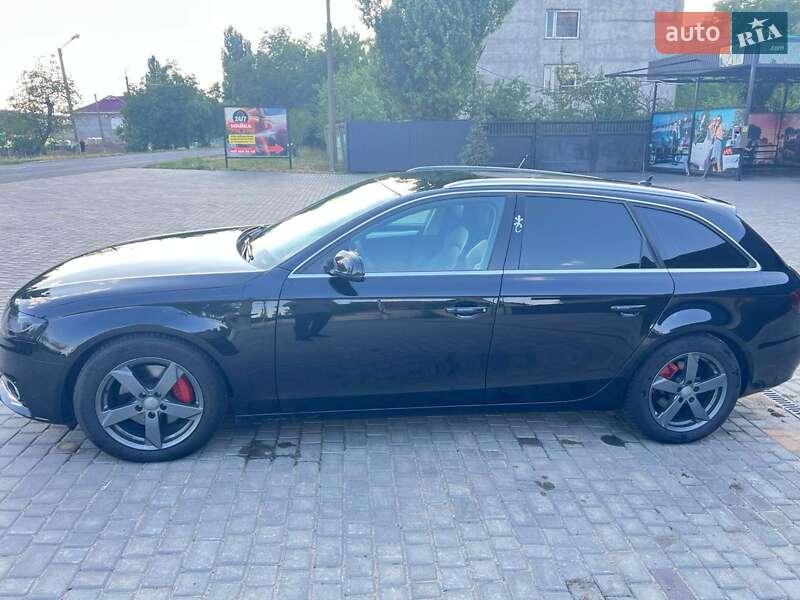 Универсал Audi A4 2011 в Раздельной
