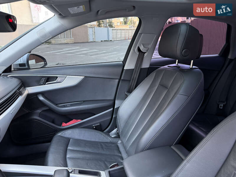 Седан Audi A4 2018 в Киеве