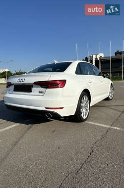 Седан Audi A4 2016 в 