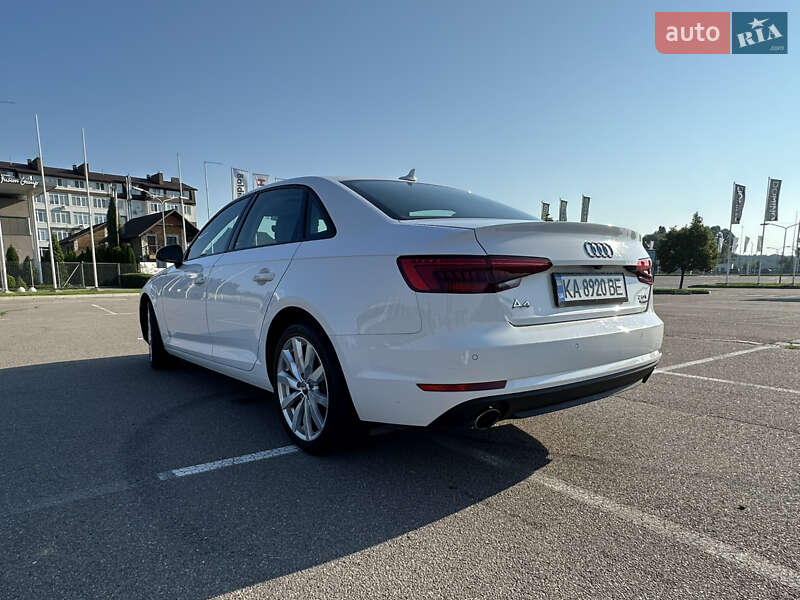 Седан Audi A4 2016 в Киеве