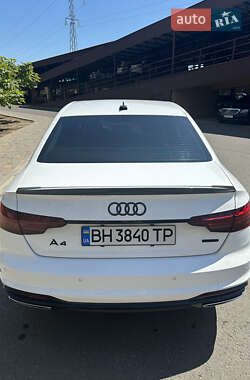 Седан Audi A4 2021 в 