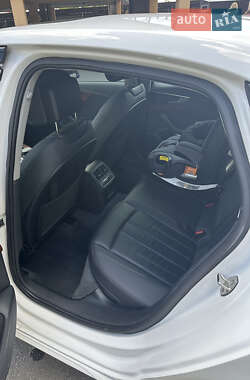 Седан Audi A4 2021 в 