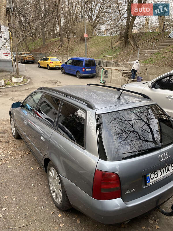 Универсал Audi A4 2001 в Киеве
