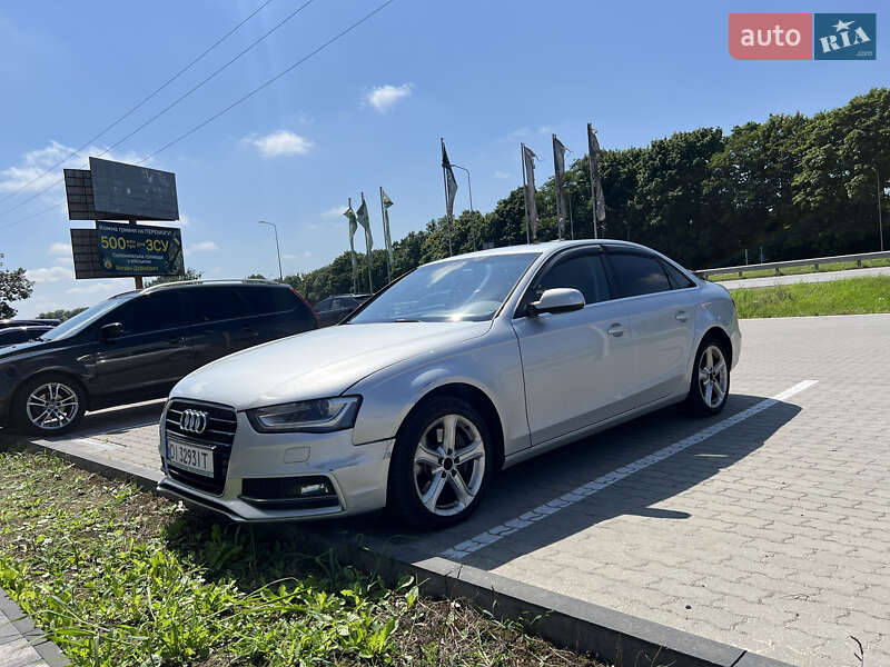 Седан Audi A4 2013 в Львові
