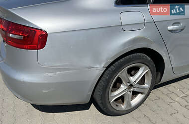 Седан Audi A4 2013 в Львове