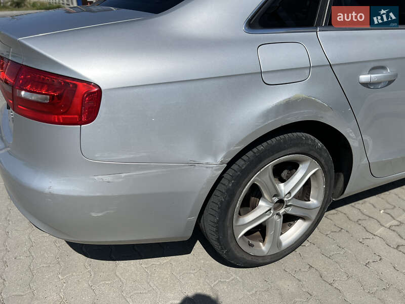 Седан Audi A4 2013 в Львові