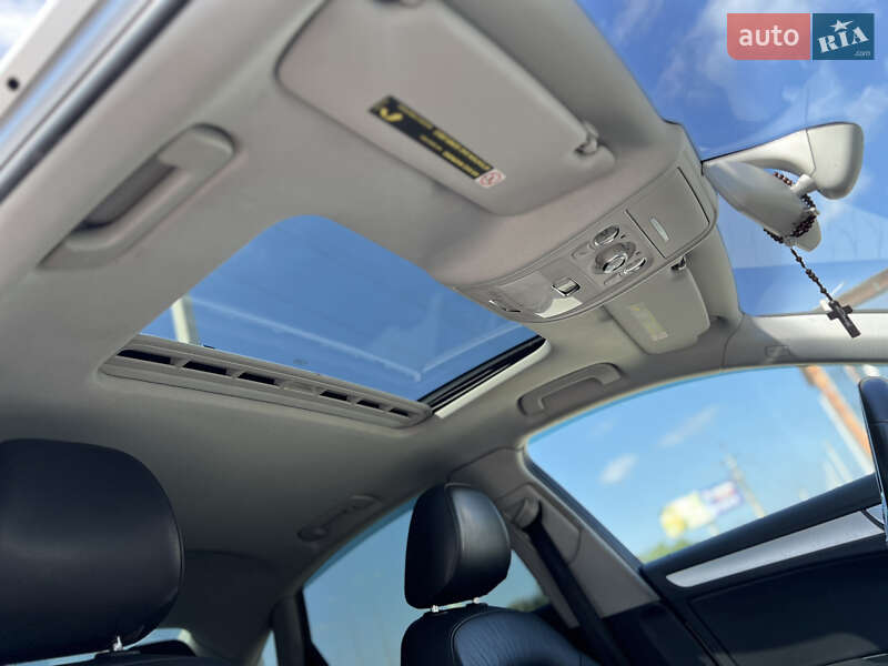 Седан Audi A4 2013 в Львові