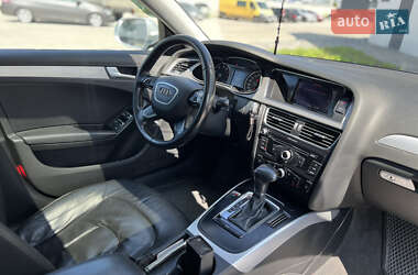 Седан Audi A4 2013 в Львове