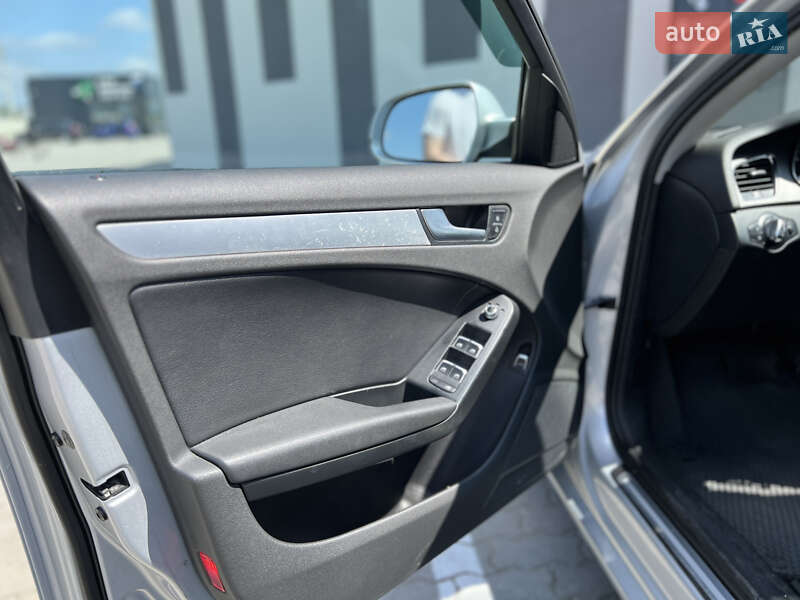 Седан Audi A4 2013 в Львові
