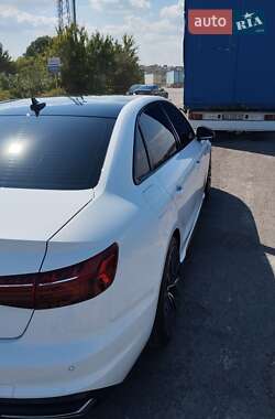Седан Audi A4 2023 в 