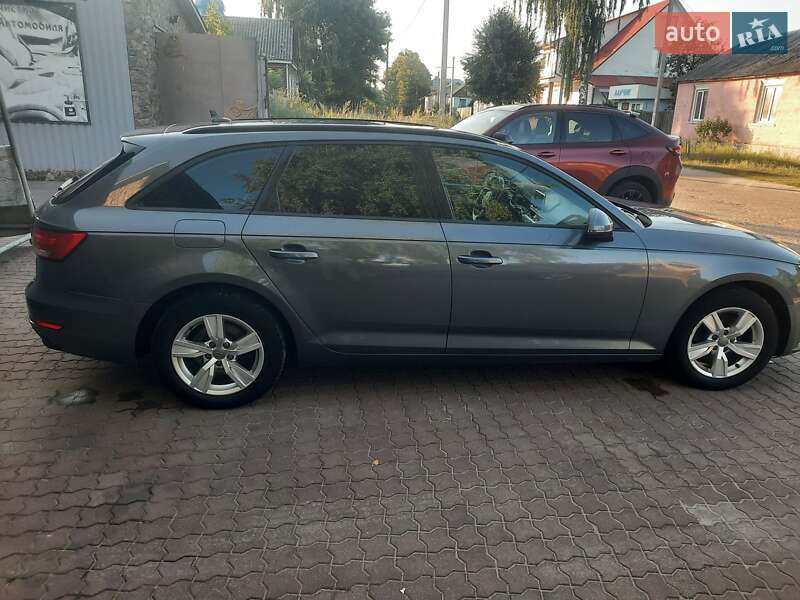 Универсал Audi A4 2016 в Десне