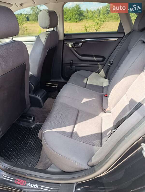 Седан Audi A4 2004 в Любешове