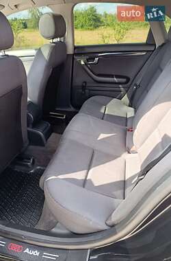 Седан Audi A4 2004 в 