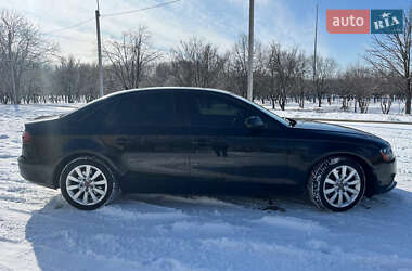 Седан Audi A4 2013 в 