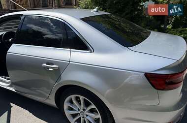 Седан Audi A4 2019 в 