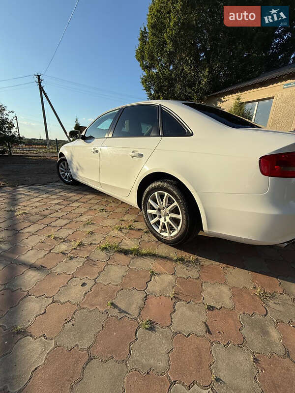 Седан Audi A4 2014 в Ширяево