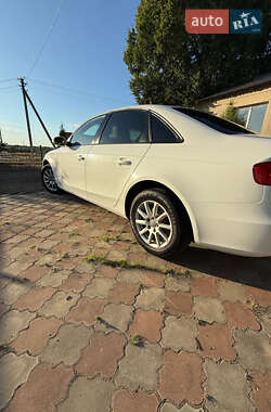 Седан Audi A4 2014 в 