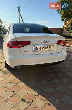 Седан Audi A4 2014 в 
