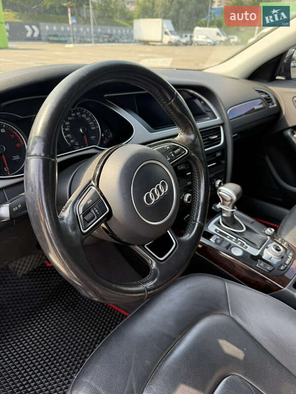 Седан Audi A4 2014 в Киеве