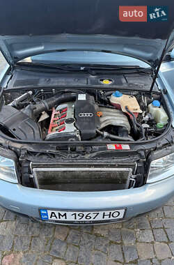 Седан Audi A4 2003 в 