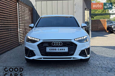 Седан Audi A4 2021 в 