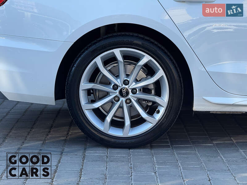 Седан Audi A4 2021 в Одессе