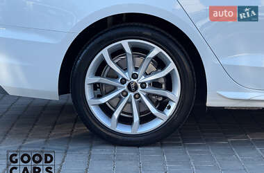 Седан Audi A4 2021 в 