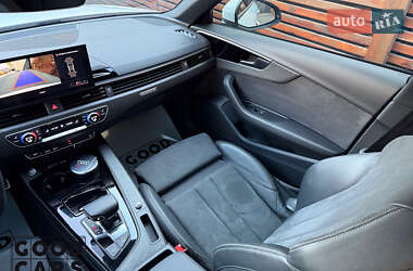 Седан Audi A4 2021 в 
