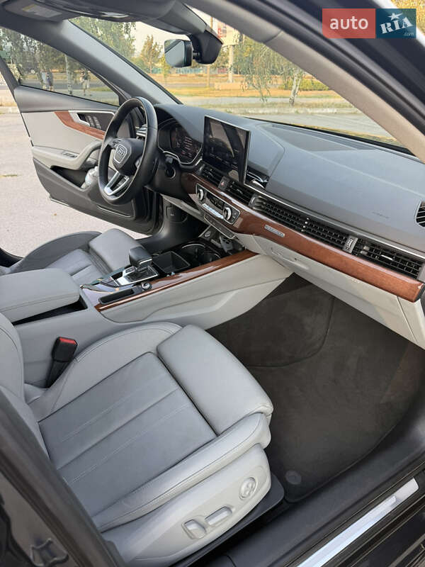 Седан Audi A4 2020 в Запорожье