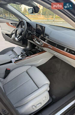 Седан Audi A4 2020 в 