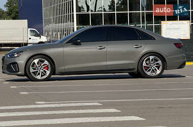 Седан Audi A4 2023 в 