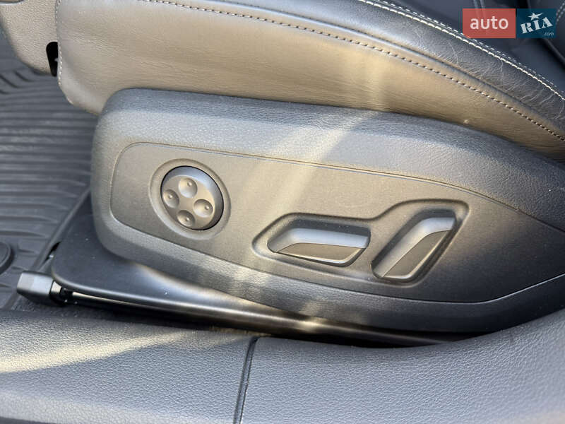 Седан Audi A4 2023 в Киеве