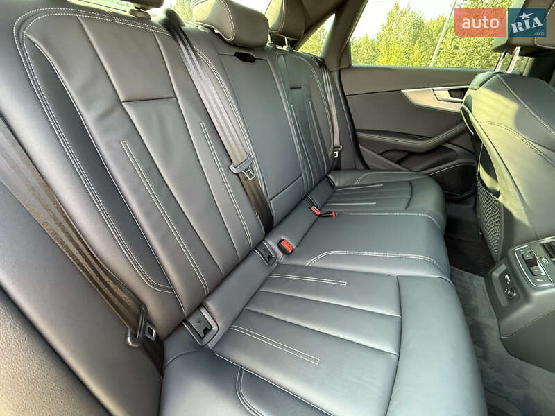 Седан Audi A4 2023 в Киеве