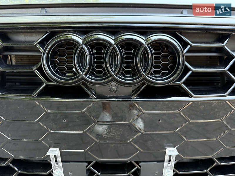 Седан Audi A4 2023 в Киеве