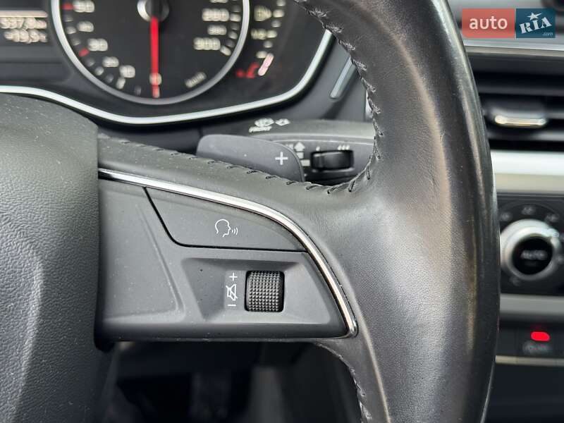 Седан Audi A4 2016 в Сарнах