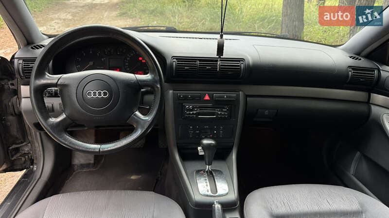 Седан Audi A4 2000 в Киеве