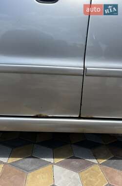 Седан Audi A4 1995 в 