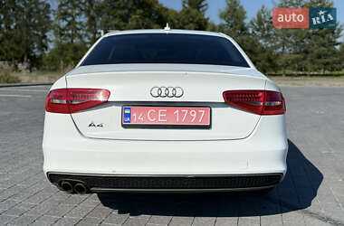 Седан Audi A4 2015 в 