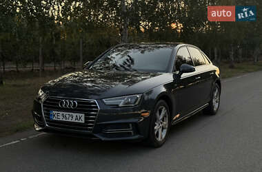 Седан Audi A4 2017 в Днепре