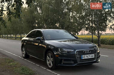 Седан Audi A4 2017 в 