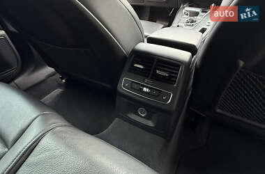 Седан Audi A4 2018 в 